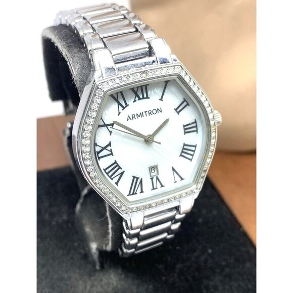 Armitron Women's Watch 75/5907V Quartz Mother of Pearl Dial Steel Tank 30mm - Picture 12 of 13
